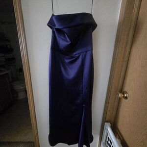 Chic Strapless Navy Dress